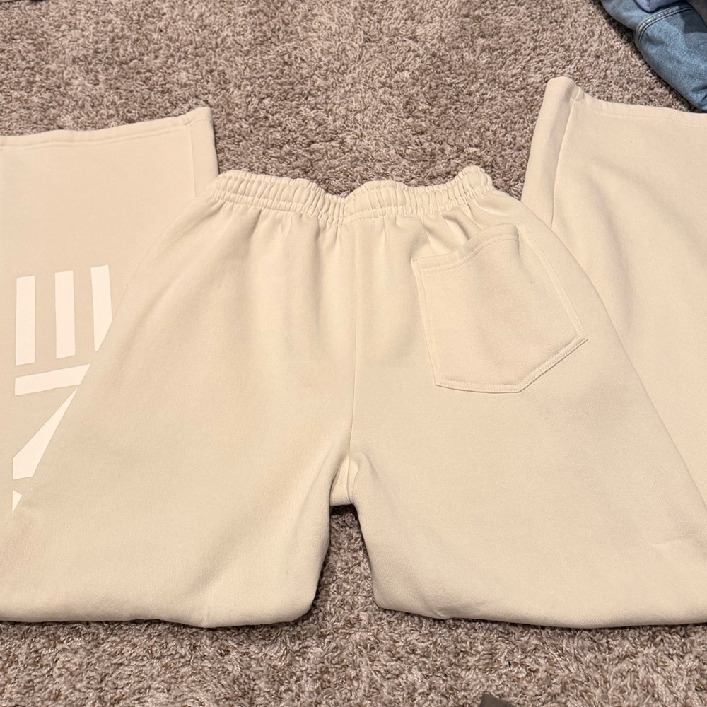 dfyne sweats - image 4